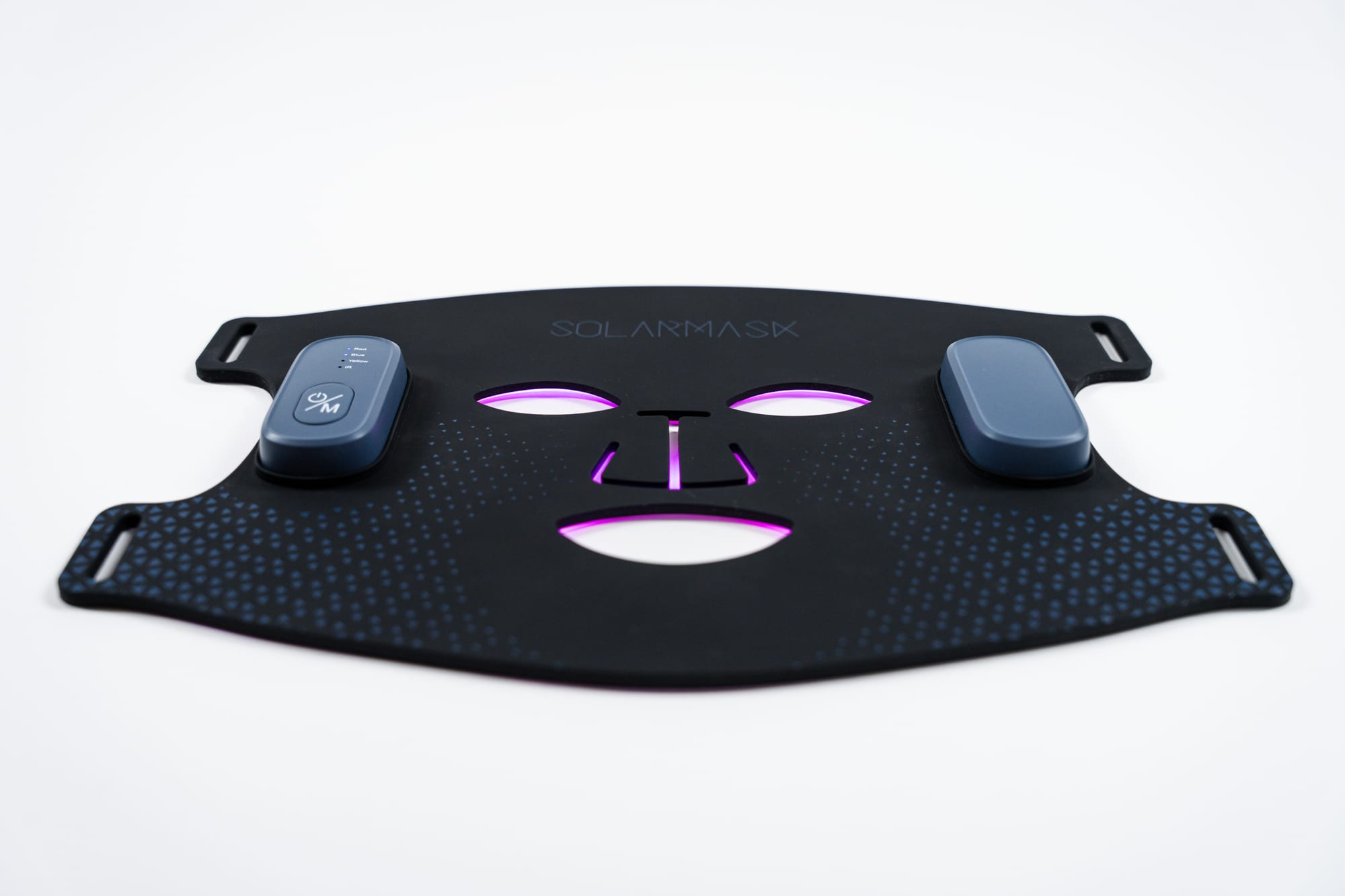 LED-masker tegen pigmentvlekken en een doffe huid